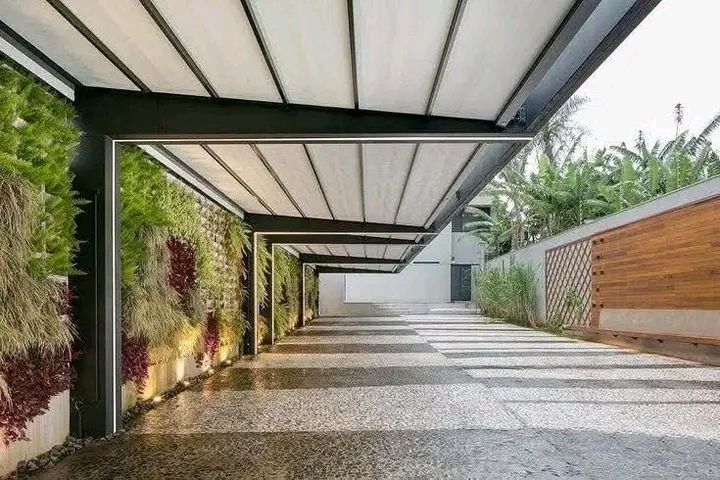 مقارنة بين أنواع المظلات واستخداماتها اليومية   0502356654